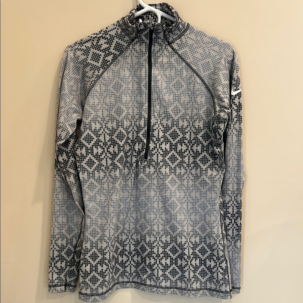Nike Black and Gray Geometric Pullover